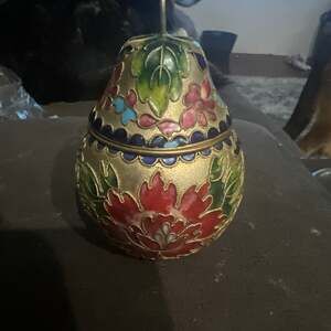 Vintage Chinese Asian Cloisonne Pear Trinket Snuff Box High Detail Beautiful.